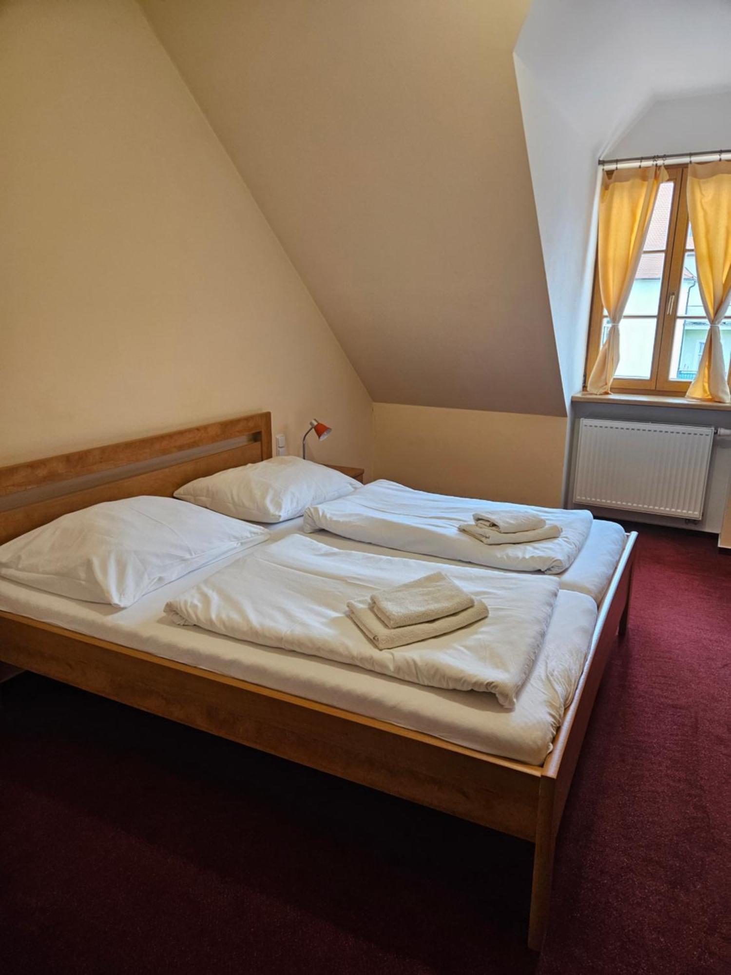 Hotel Barbarossa Cheb Eksteriør billede